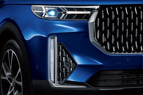 Daytime running lights gives a high-tech and sporty appearance.